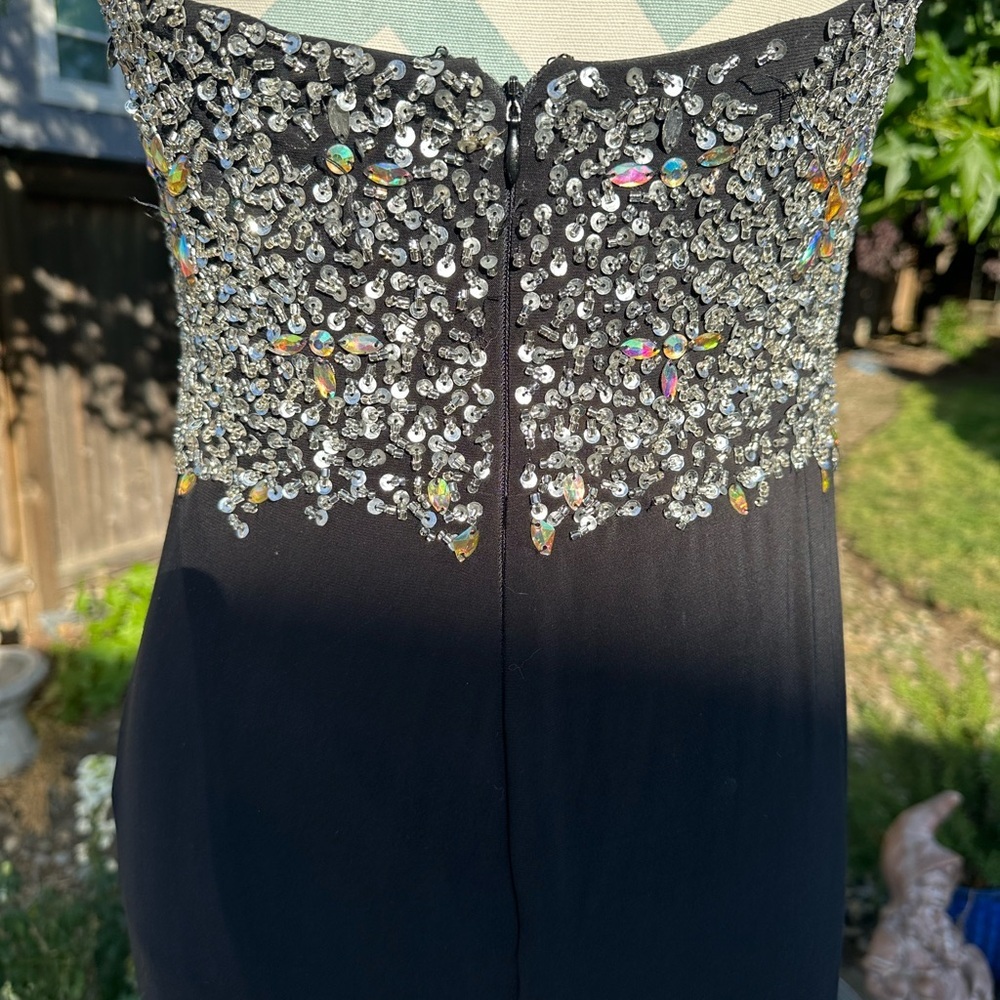 Elegant Black Embellished Evening Gown - Picture 12 of 14